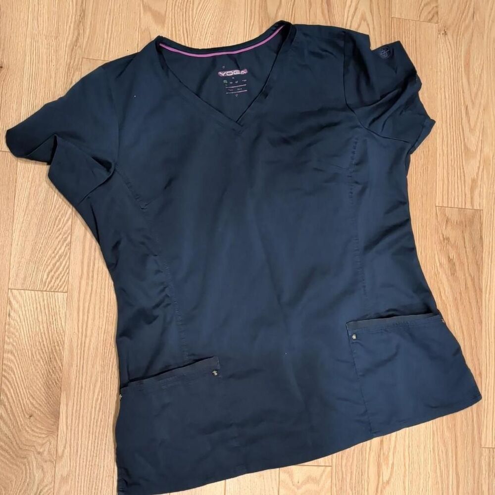 Unbranded Women's Navy and Black Top